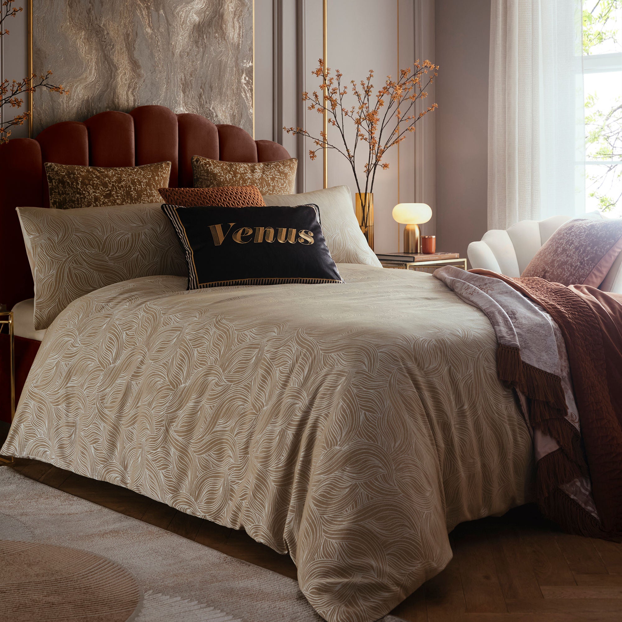 Duvet Cover Set Venus Grace by Laurence Llewelyn-Bowen in Natural