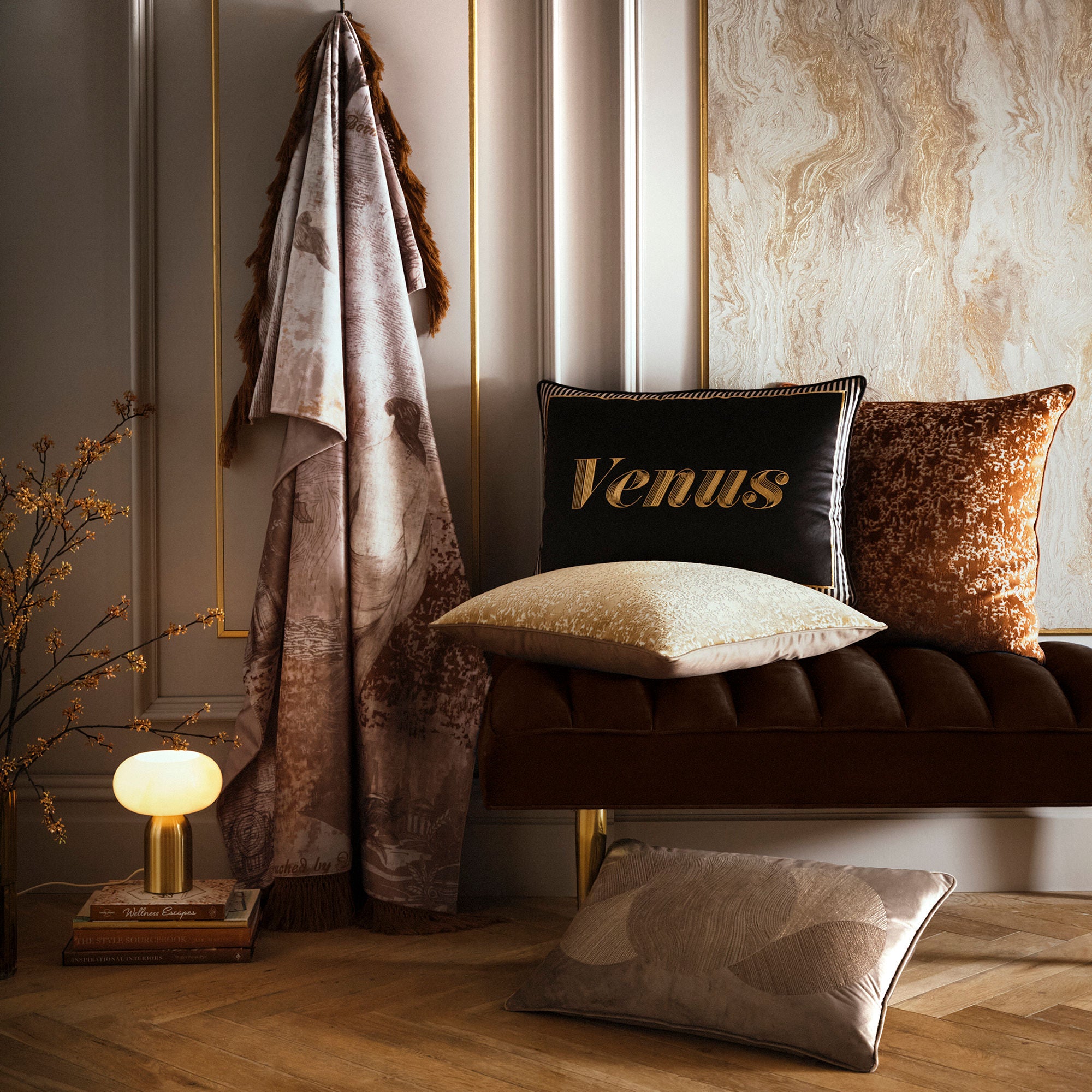 Cushion Venus Signature by Laurence Llewelyn-Bowen in Black