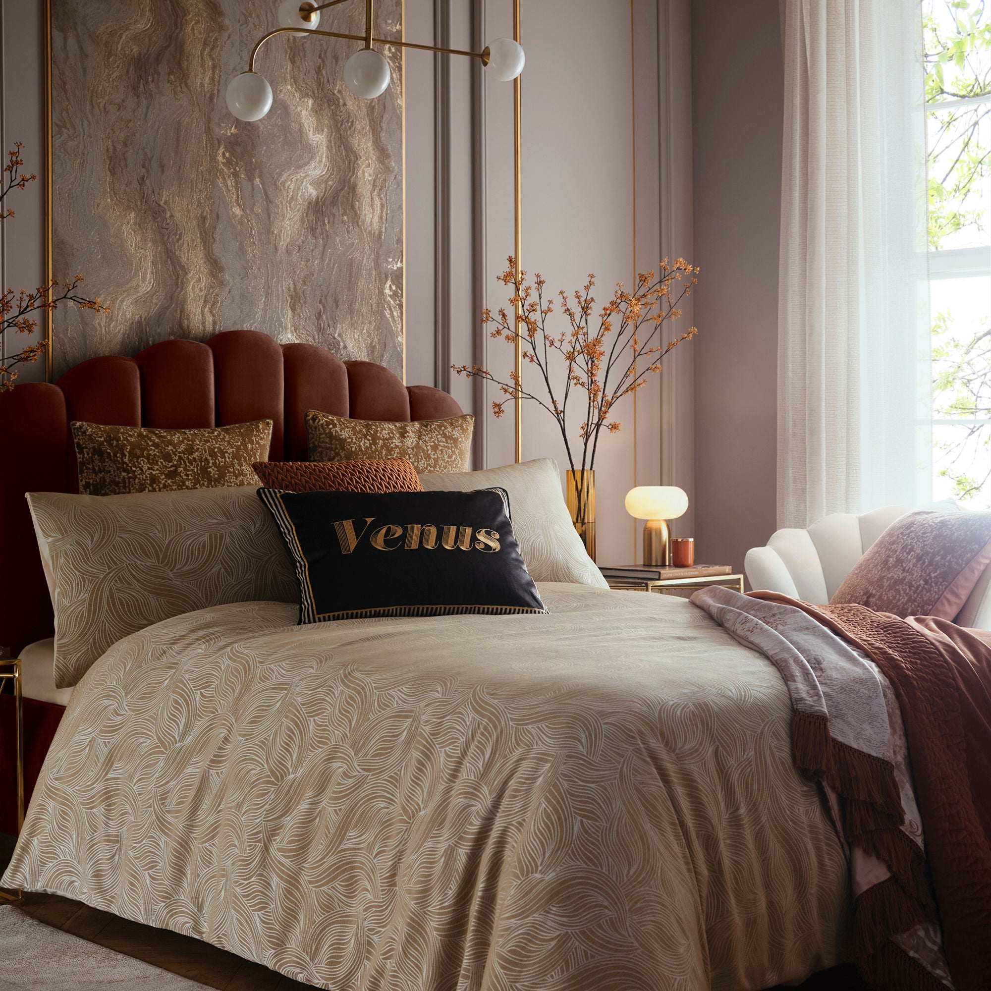 Cushion Venus Signature by Laurence Llewelyn-Bowen in Black