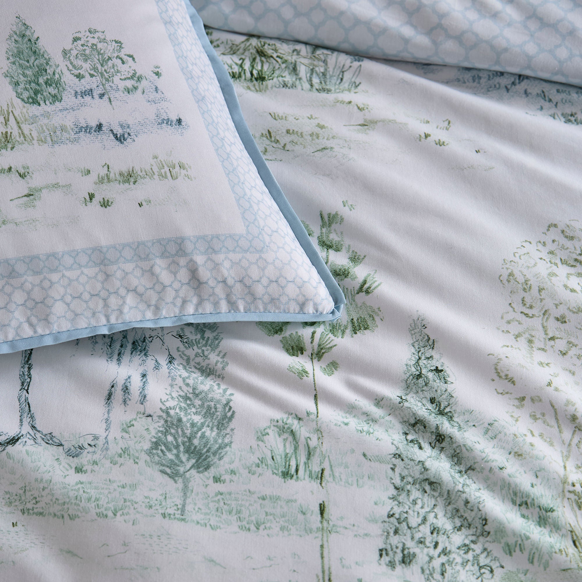 Duvet Cover Set Willow Tree Scene by Appletree Style in Blue
