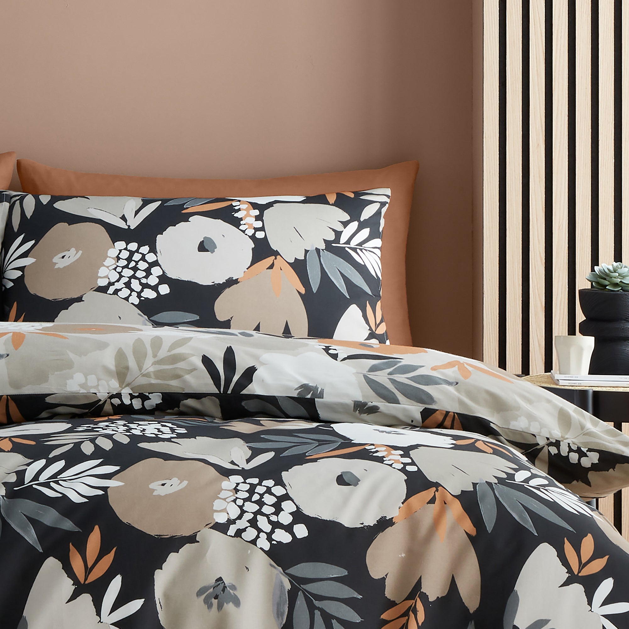 Duvet Cover Set Yasmin by Fusion in Black