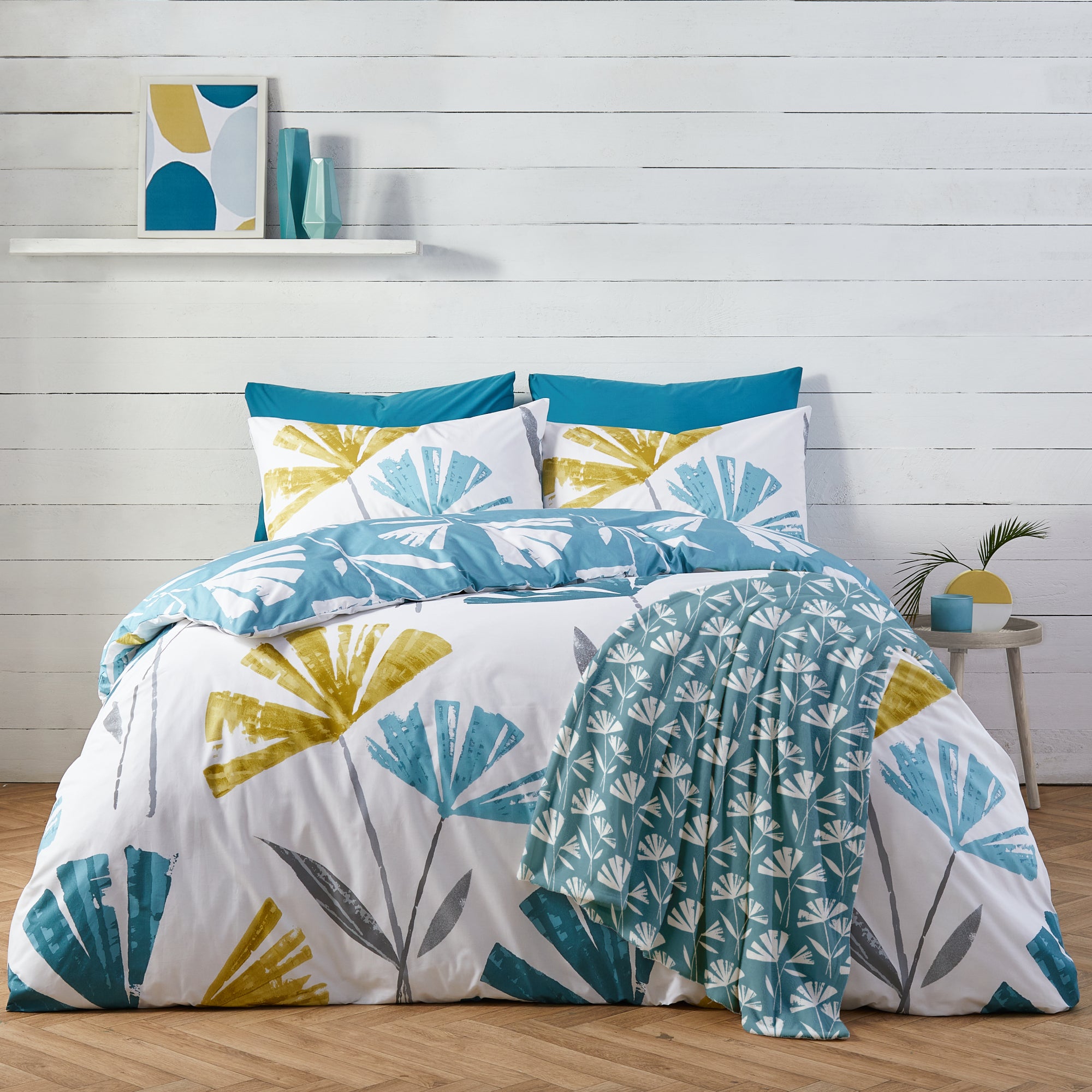 Throw Alma by Fusion in Teal