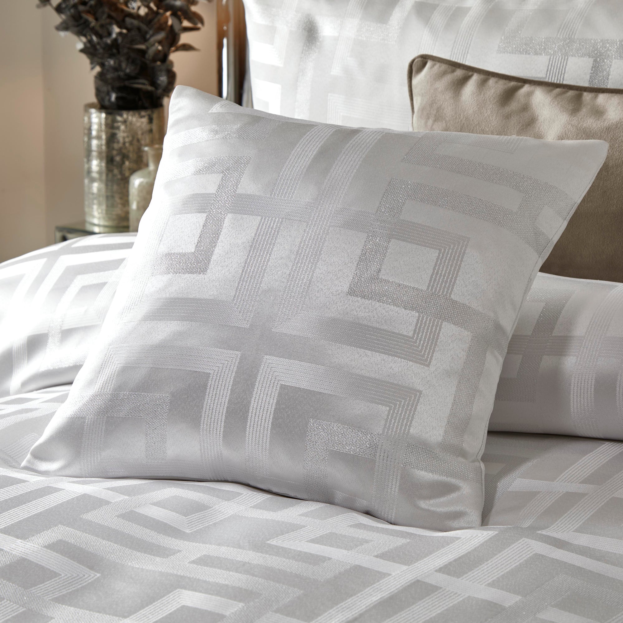 Filled Cushion Bardon by Soiree in Ivory