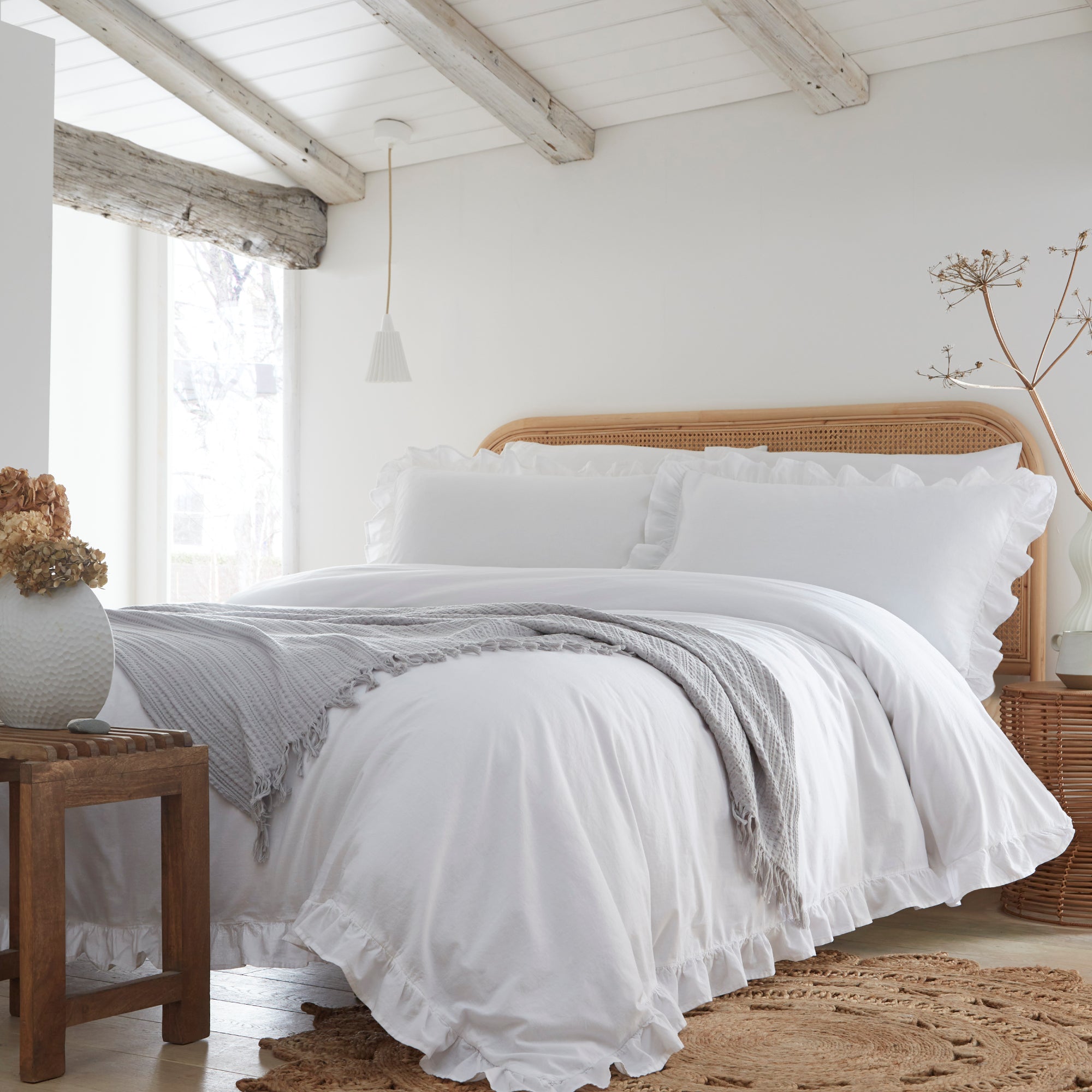 Duvet Cover Set Cassia Frill by Appletree Loft in White
