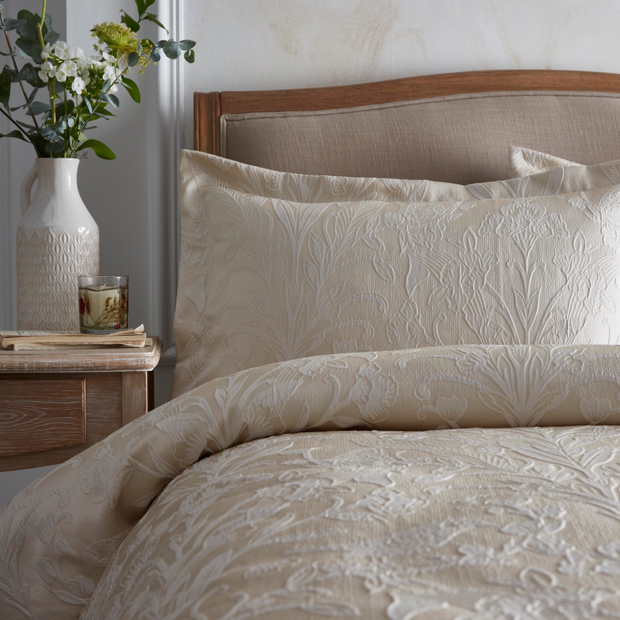 Oxford Edge Pillowcase Elysia by Appletree Heritage in Champagne (Single)