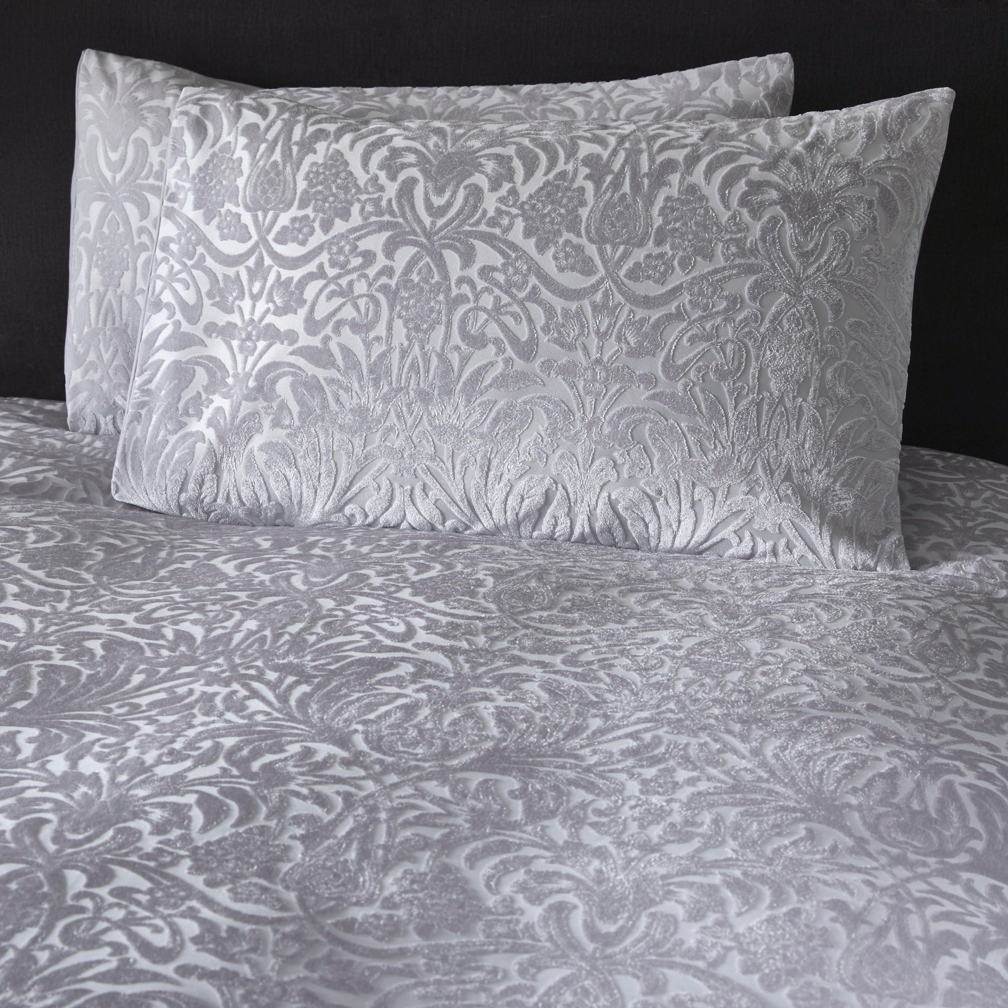 Duvet Cover Set Mirella by Soiree in Silver