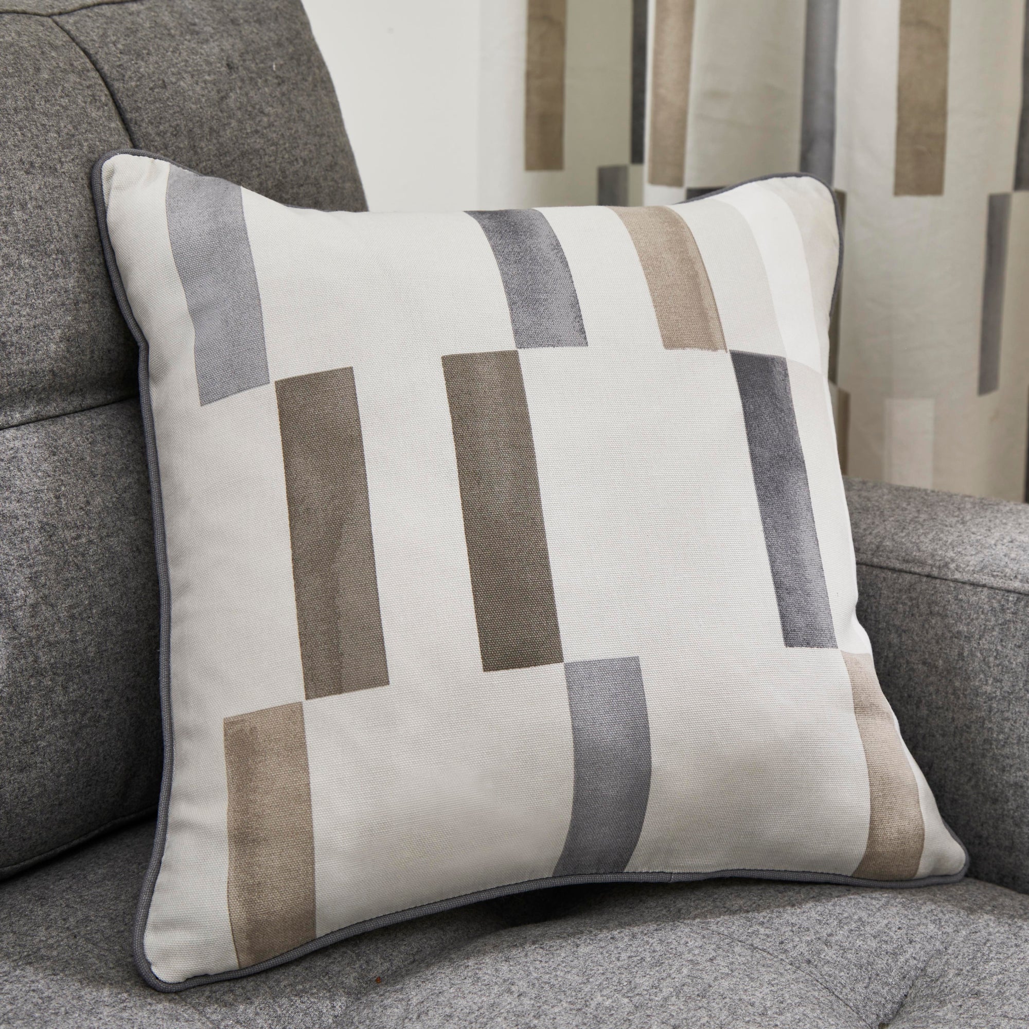 Filled Cushion Oakland by Fusion in Natural