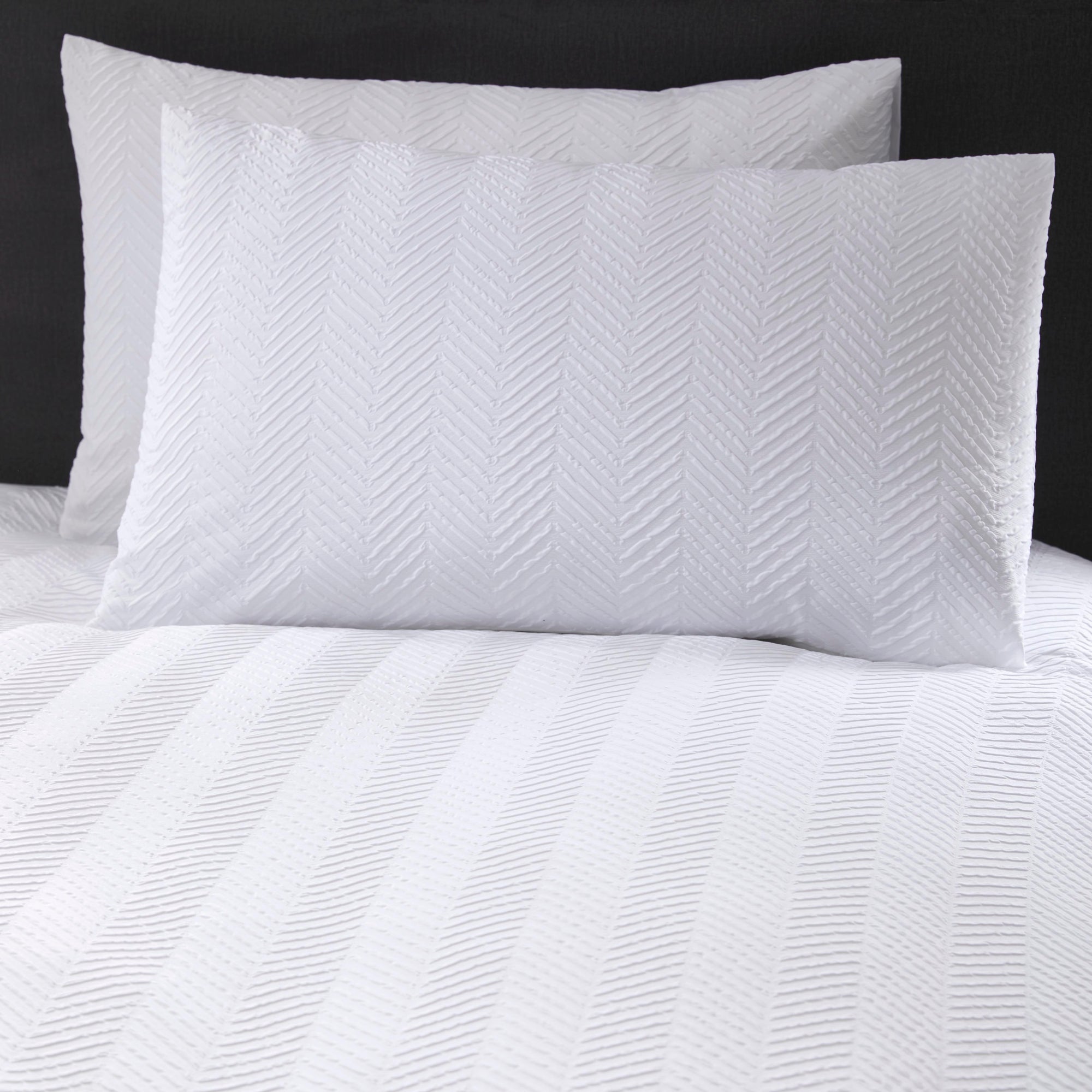 Duvet Cover Set Taylor by Appletree Boutique in White