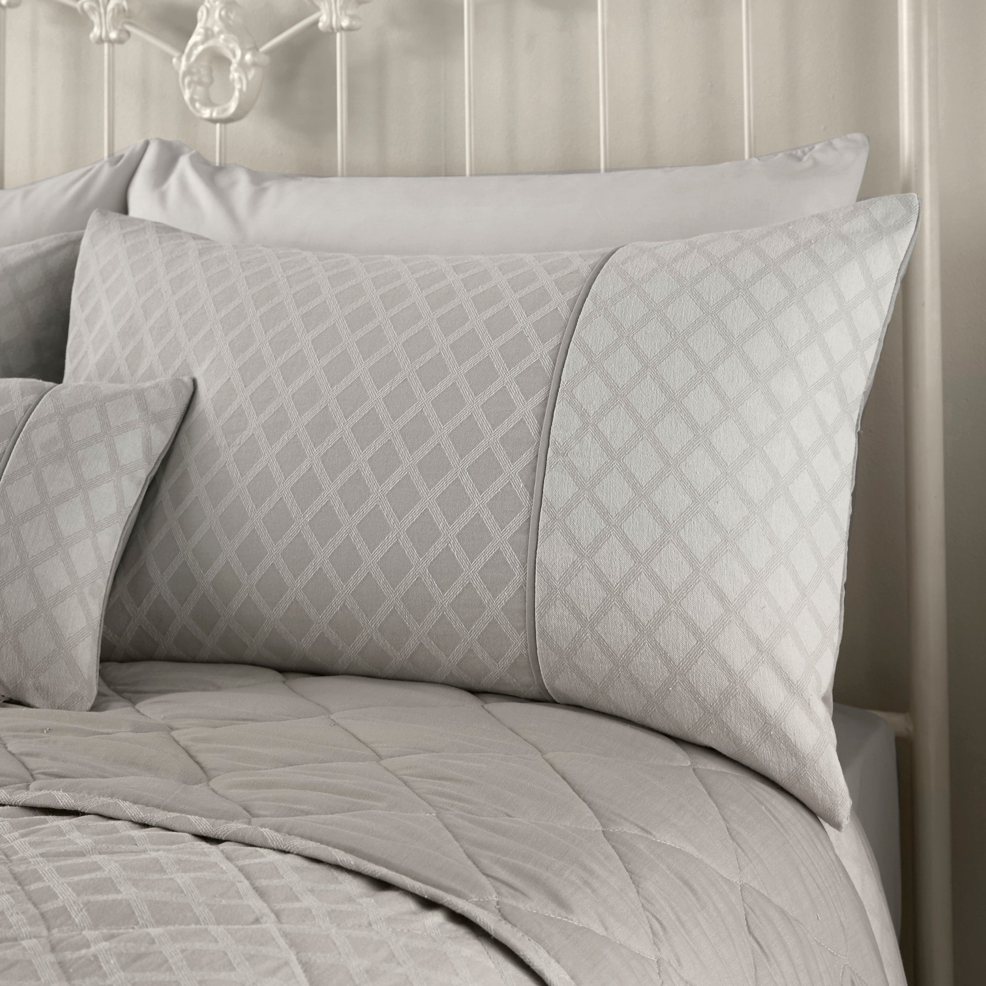Croma - Jacquard Duvet Cover Set, Bedspread & Curtains in Silver - by D&D Woven