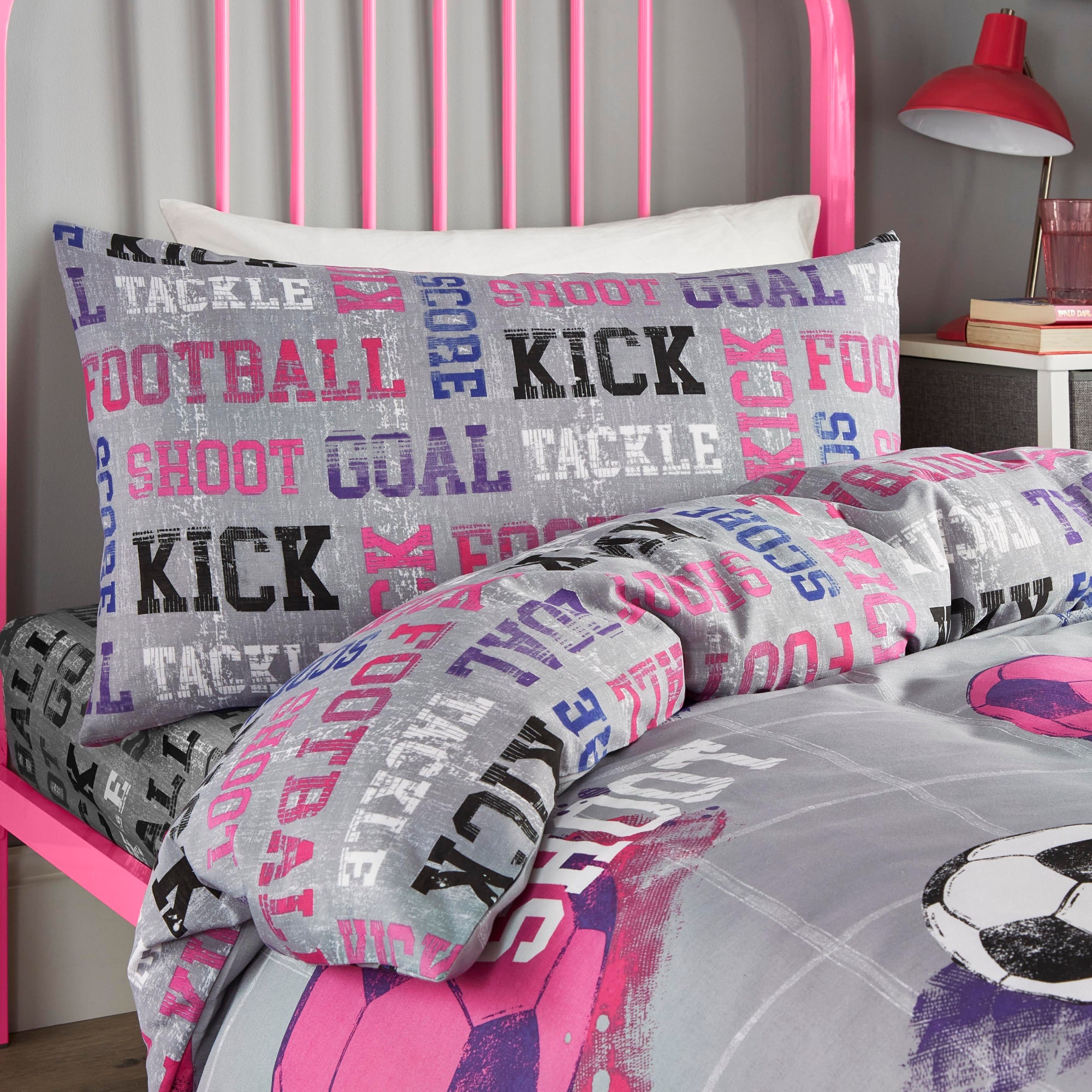 Duvet Cover Set Football by Bedlam in Pink