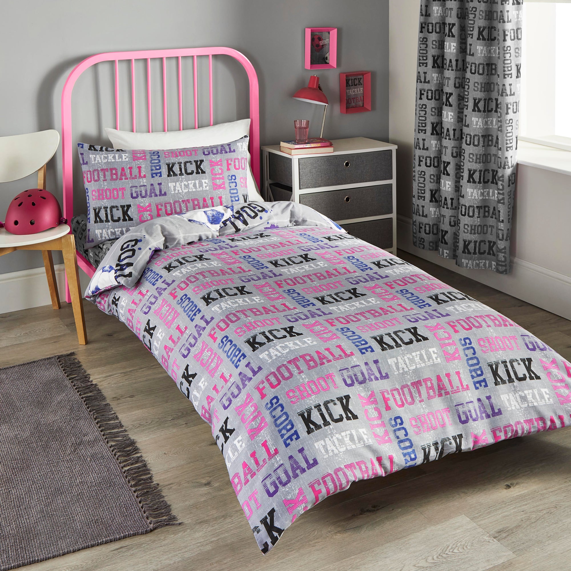 Duvet Cover Set Football by Bedlam in Pink