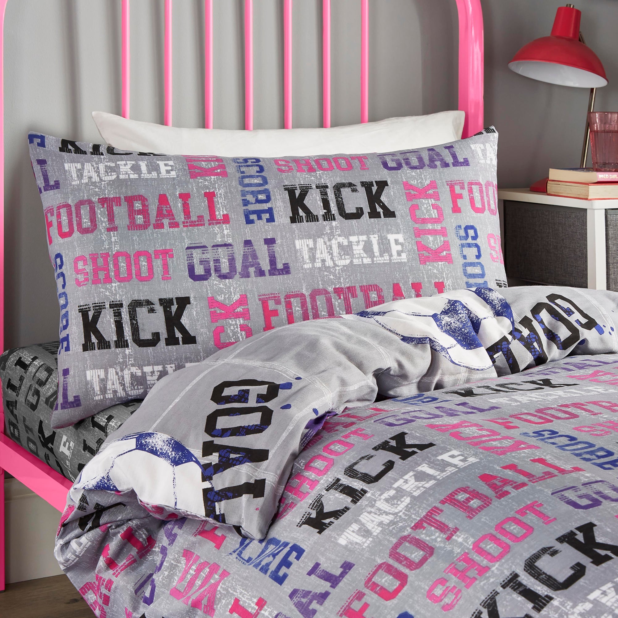 Duvet Cover Set Football by Bedlam in Pink