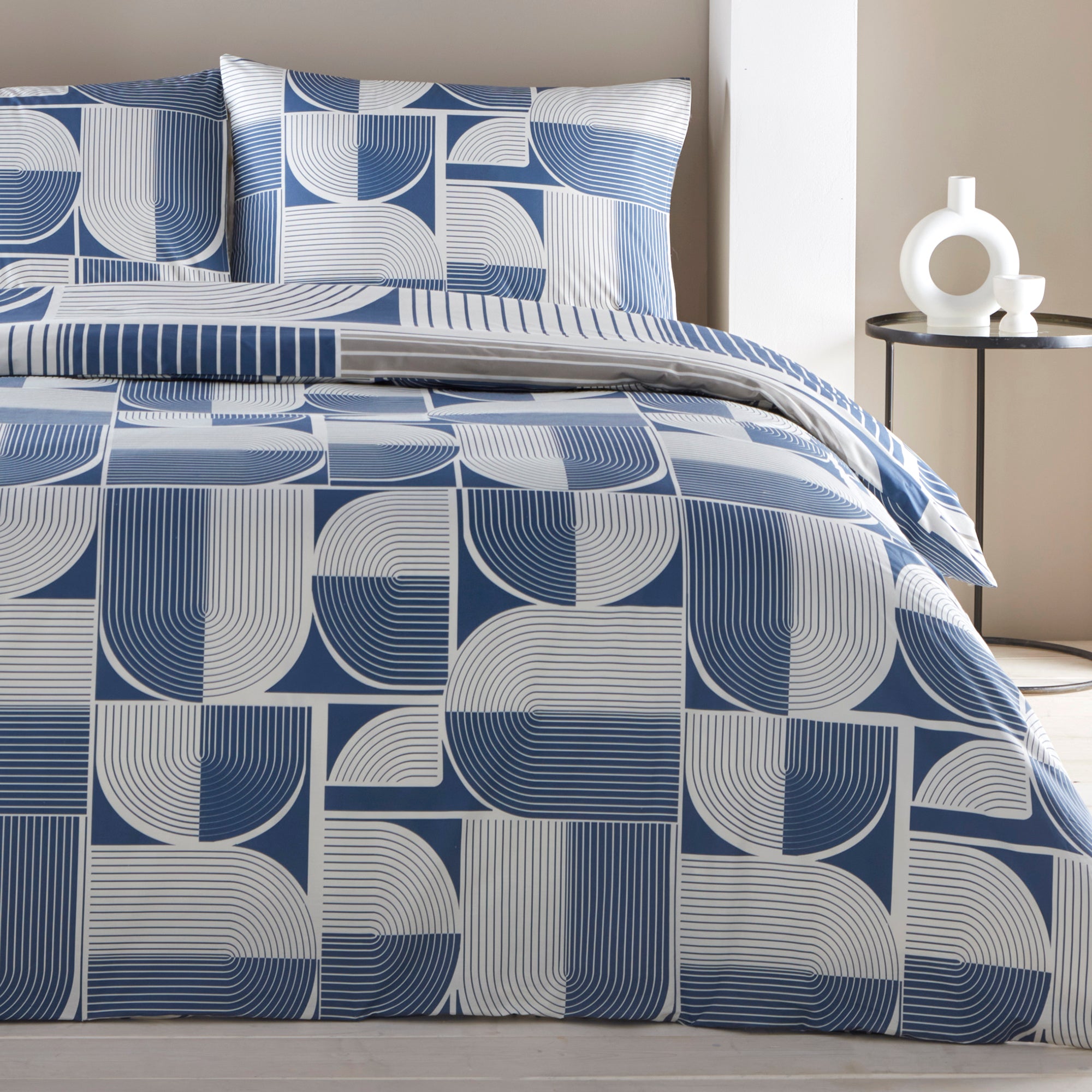 Kali - 100% Cotton Duvet Cover Set in Navy & Grey - by Appletree Style