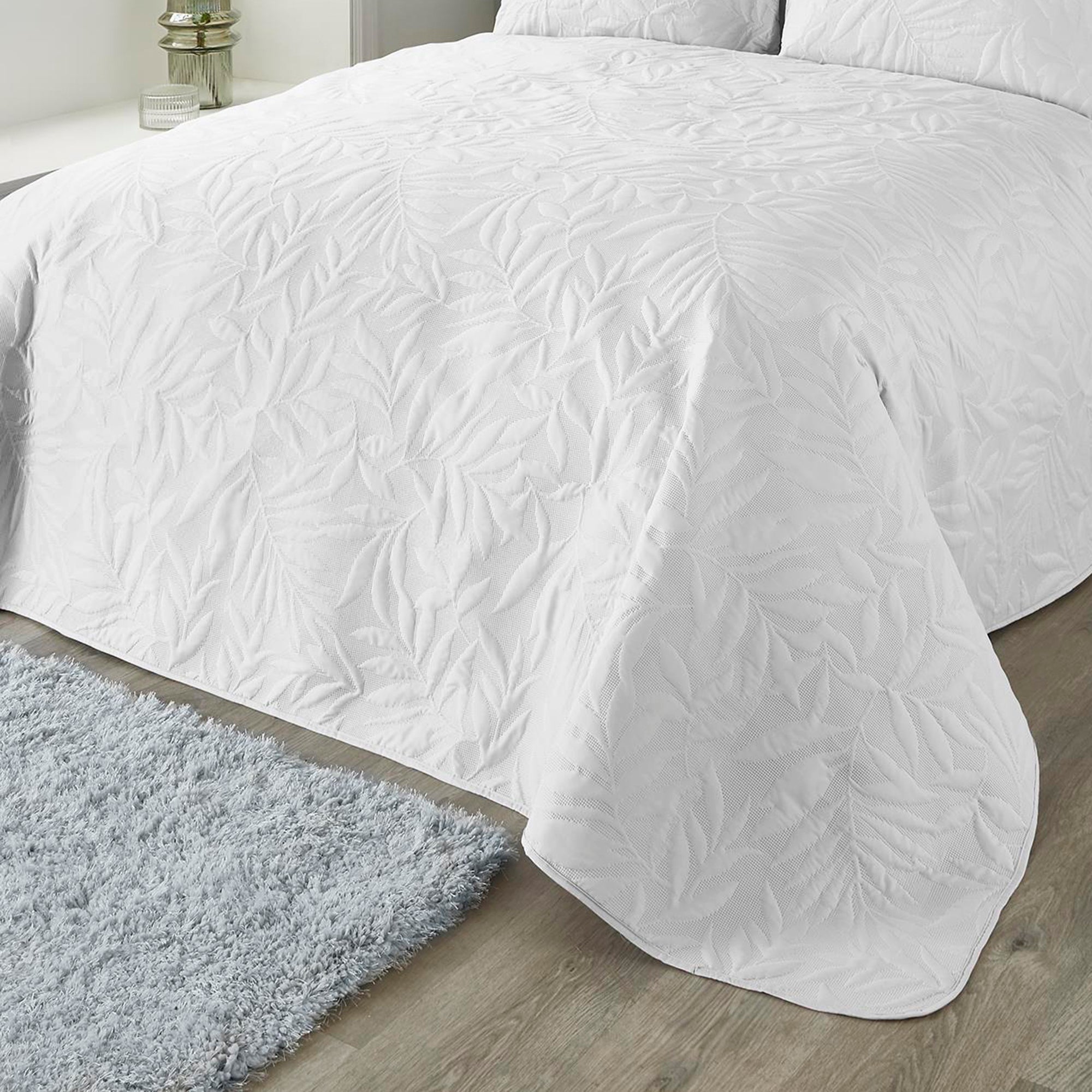 Luana - Pinsonic Bedspread in White - By Serene