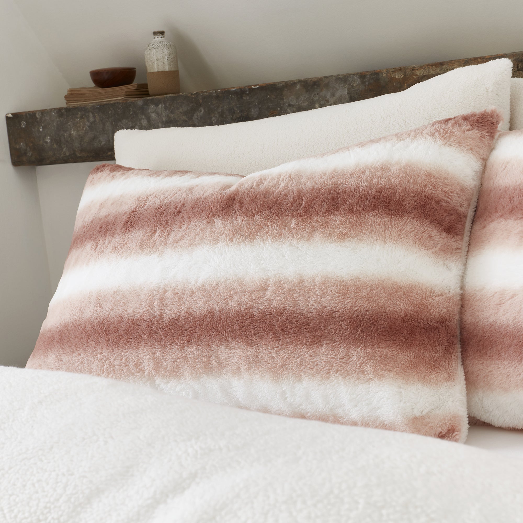 Mae - Fur Lined Fleece Duvet Cover Set in Blush - By Caprice