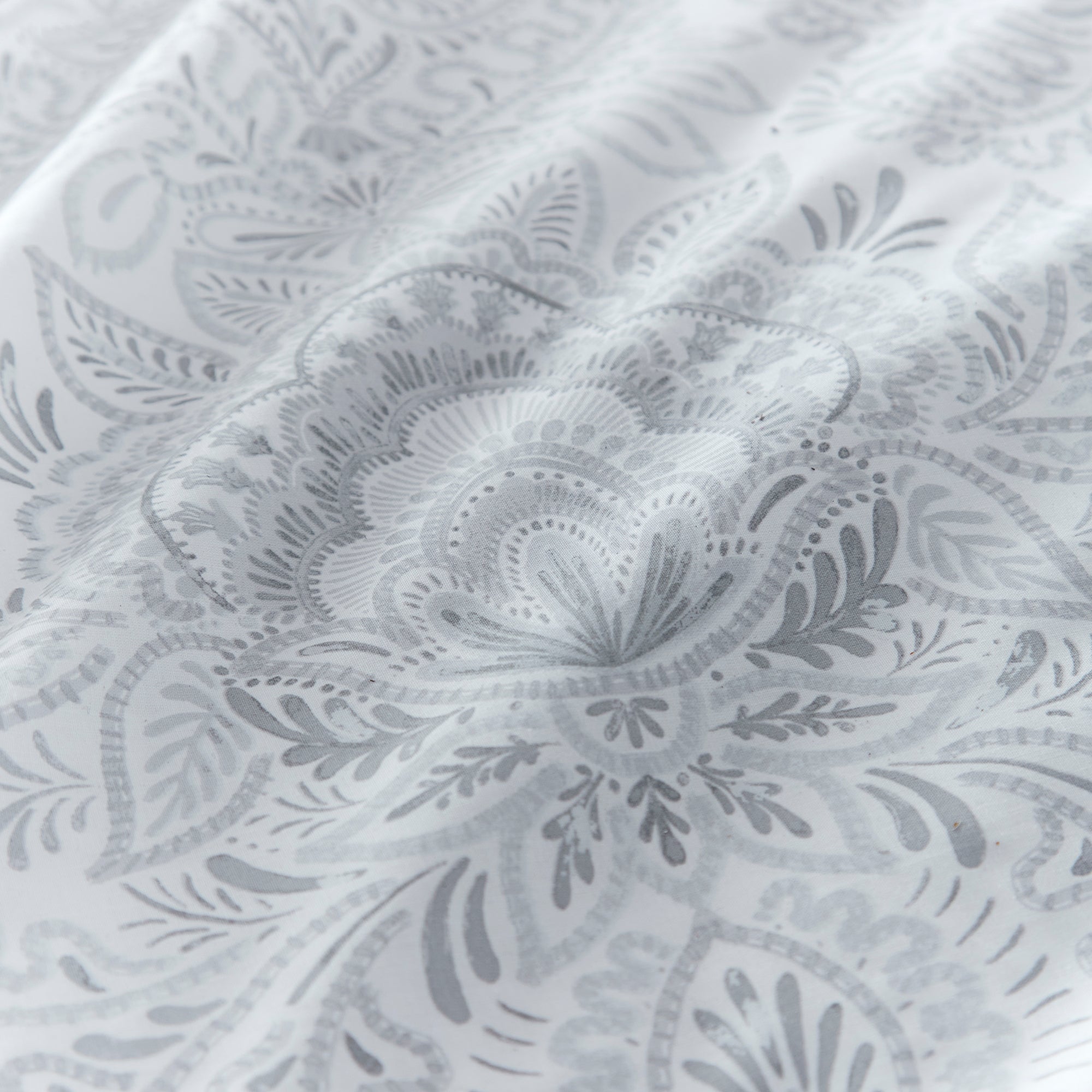 Savari - Eco-Friendly Duvet Cover Set in Silver by Drift Home
